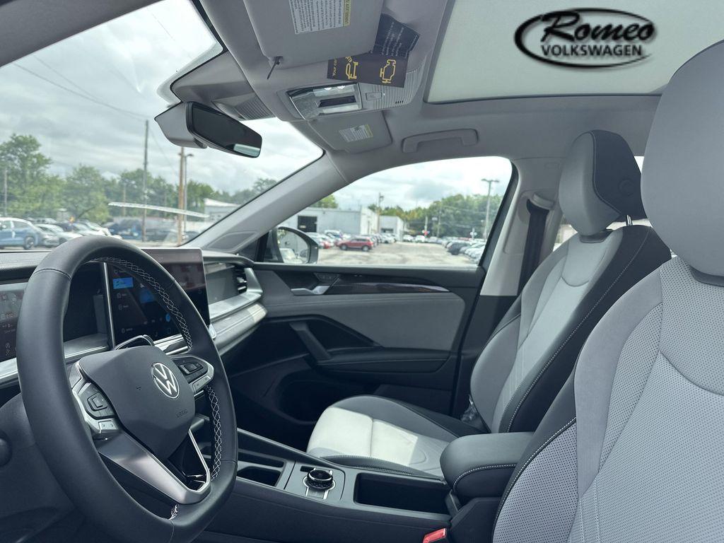 new 2025 Volkswagen Tiguan car, priced at $36,178
