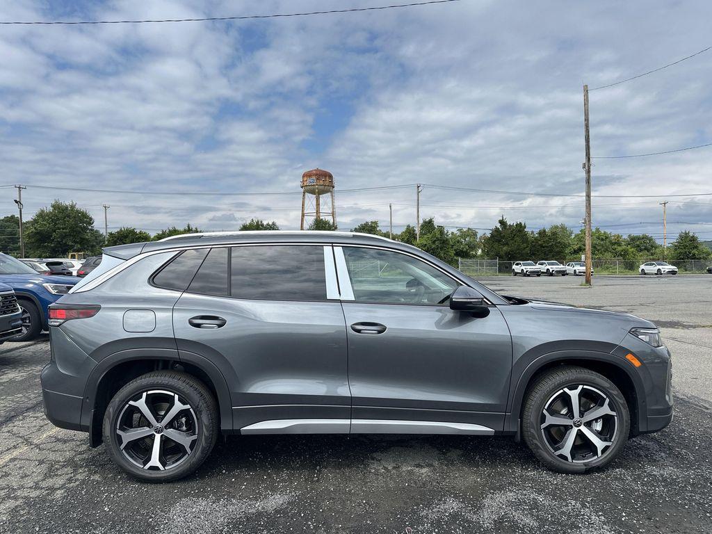 new 2025 Volkswagen Tiguan car, priced at $34,886
