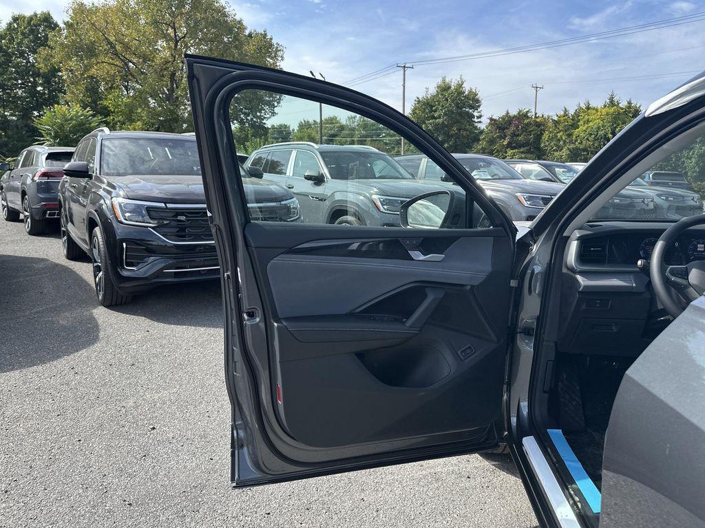 new 2025 Volkswagen Tiguan car, priced at $34,871