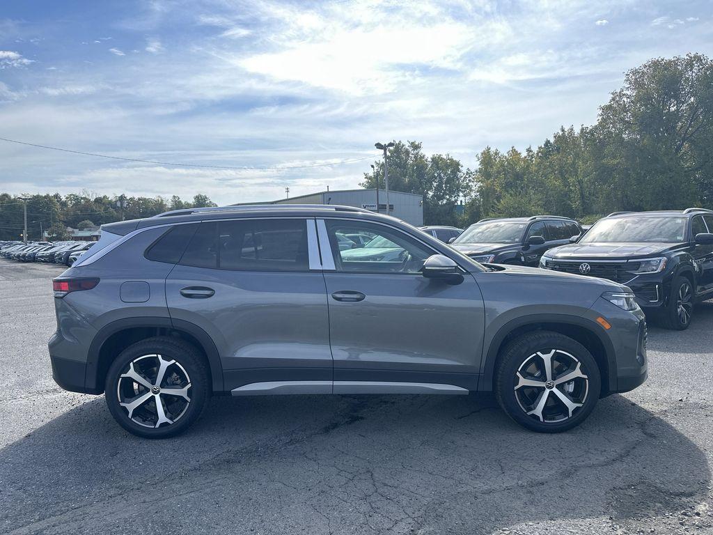new 2025 Volkswagen Tiguan car, priced at $34,871