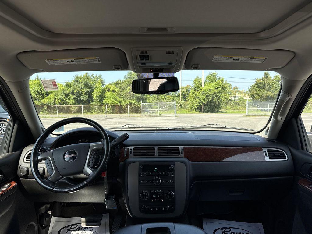used 2011 GMC Yukon car, priced at $11,995