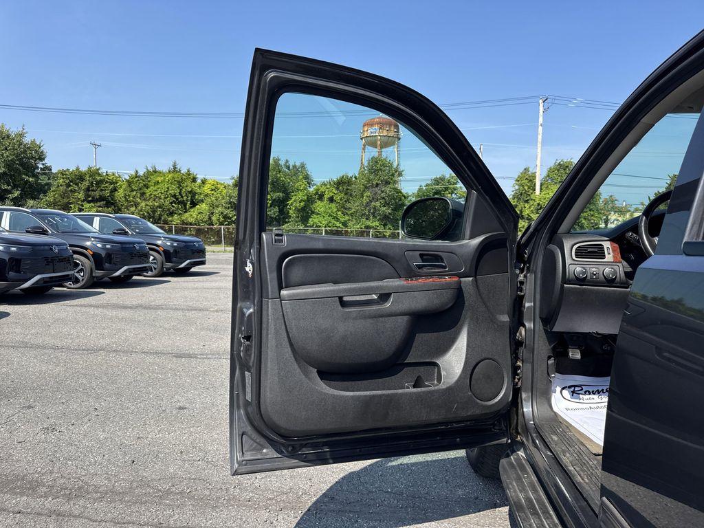 used 2011 GMC Yukon car, priced at $11,995