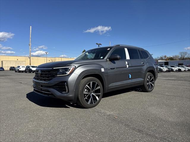 new 2025 Volkswagen Atlas car, priced at $52,565