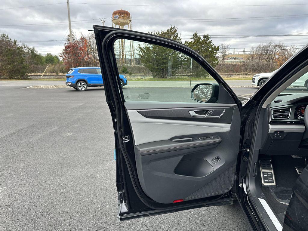 new 2026 Volkswagen Atlas car, priced at $47,618
