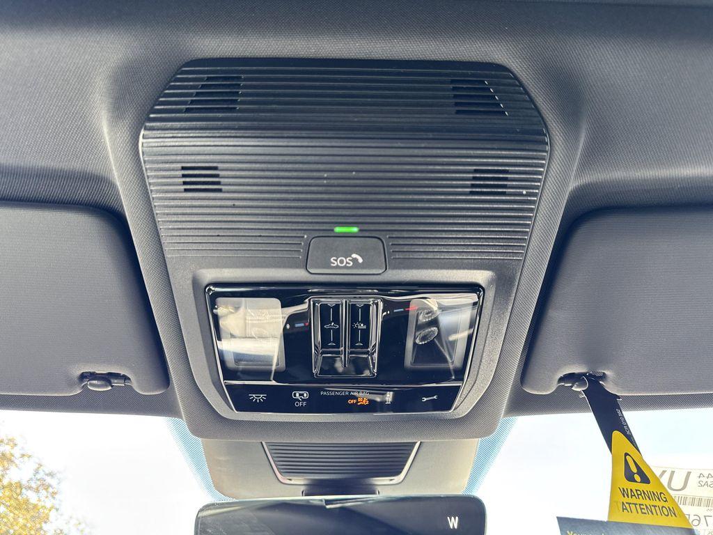 new 2025 Volkswagen Tiguan car, priced at $37,702