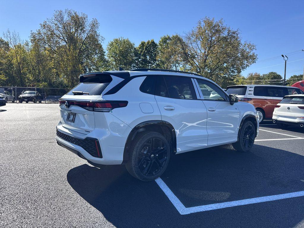 new 2025 Volkswagen Tiguan car, priced at $37,702