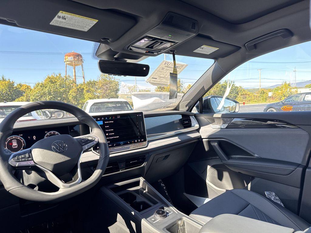 new 2025 Volkswagen Tiguan car, priced at $37,702