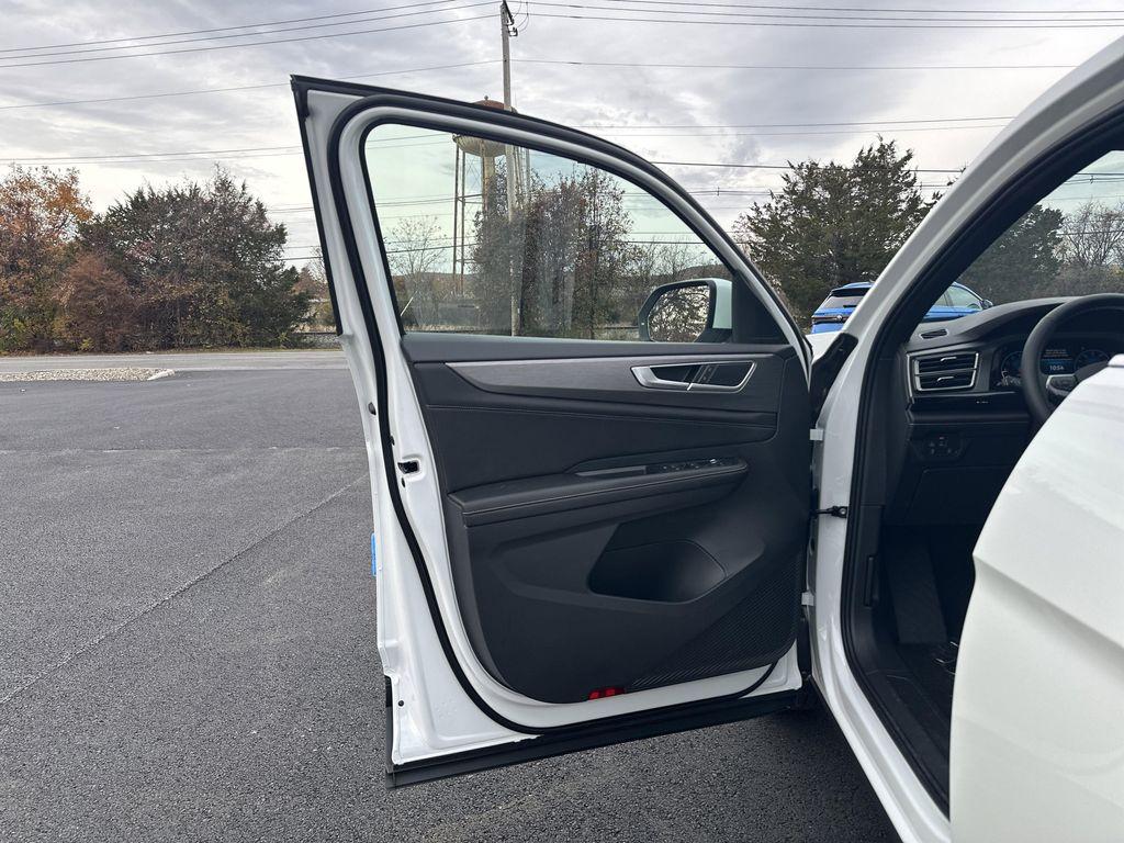 new 2026 Volkswagen Atlas Cross Sport car, priced at $40,772