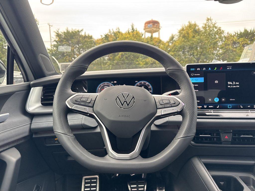 new 2025 Volkswagen Tiguan car, priced at $37,702