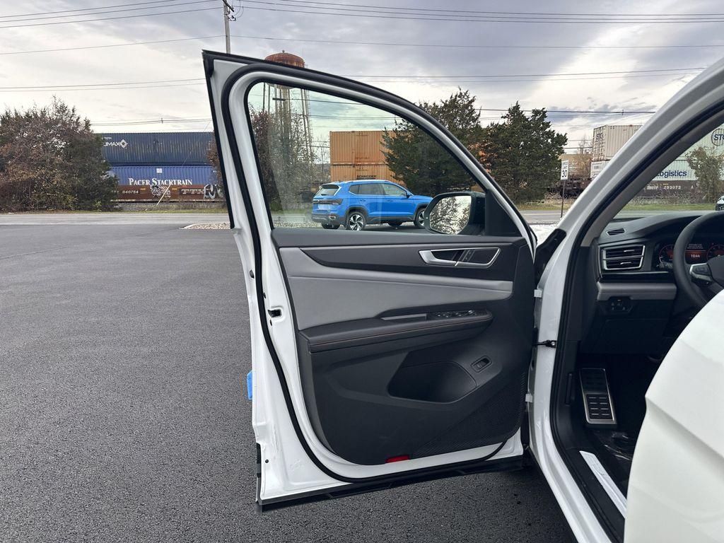 new 2026 Volkswagen Atlas car, priced at $47,378