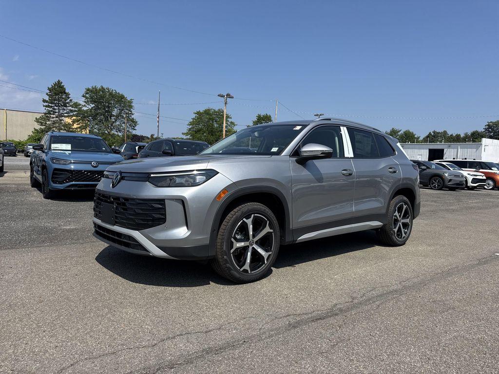 new 2025 Volkswagen Tiguan car, priced at $33,671