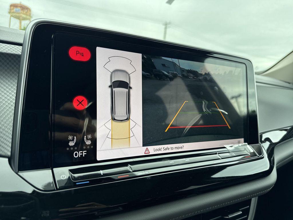 new 2025 Volkswagen Atlas car, priced at $44,906