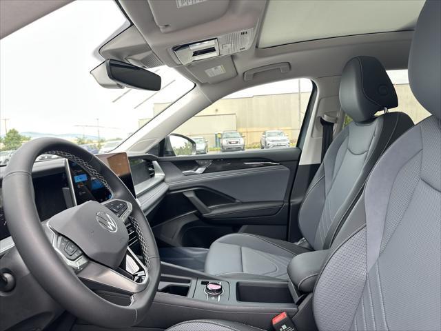 new 2025 Volkswagen Tiguan car, priced at $35,621