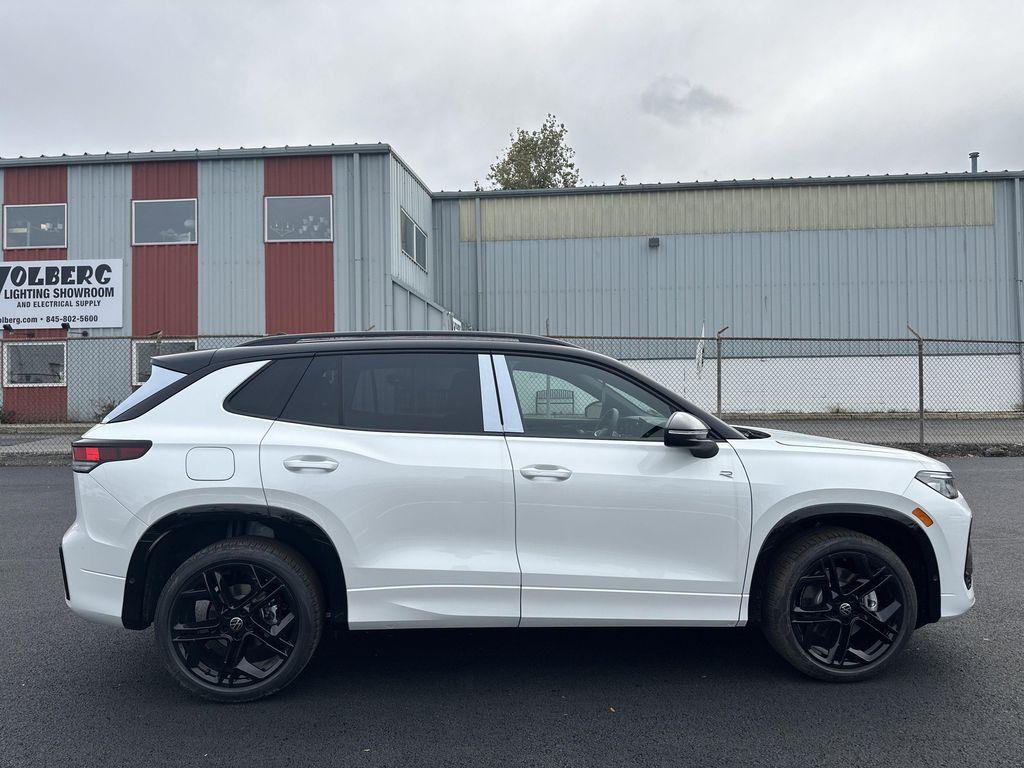 new 2025 Volkswagen Tiguan car, priced at $37,396