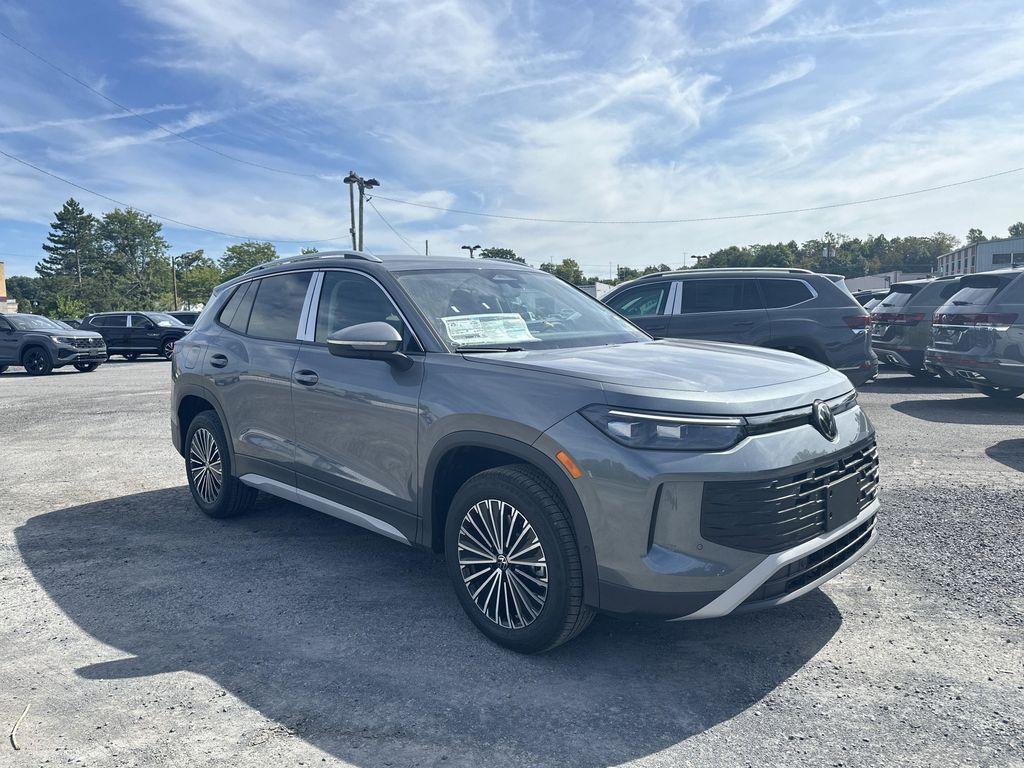 new 2025 Volkswagen Tiguan car, priced at $32,535
