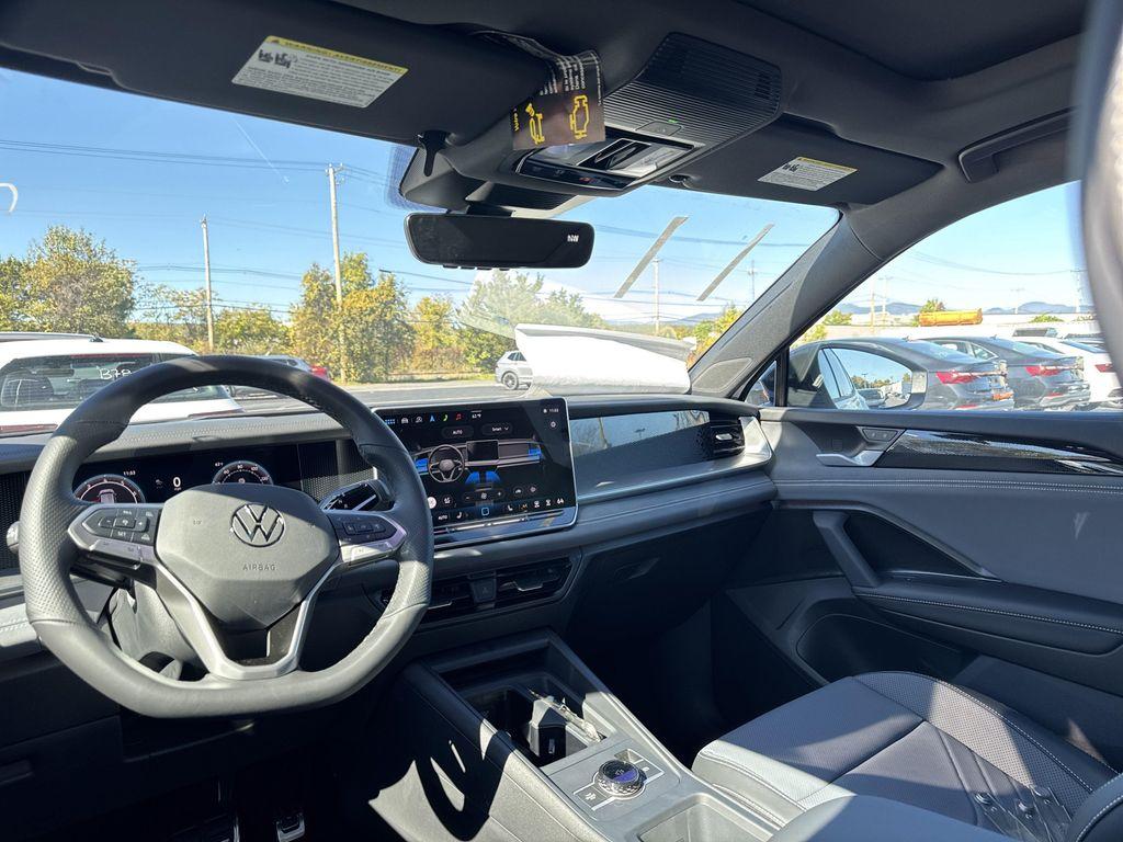 new 2025 Volkswagen Tiguan car, priced at $37,702