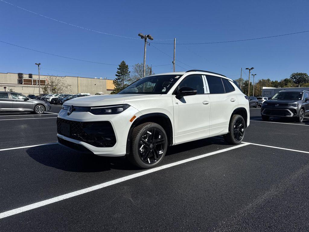 new 2025 Volkswagen Tiguan car, priced at $37,702