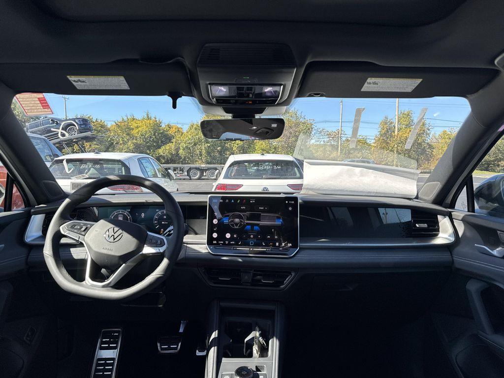 new 2025 Volkswagen Tiguan car, priced at $37,702