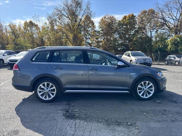 used 2018 Volkswagen Golf Alltrack car, priced at $11,000