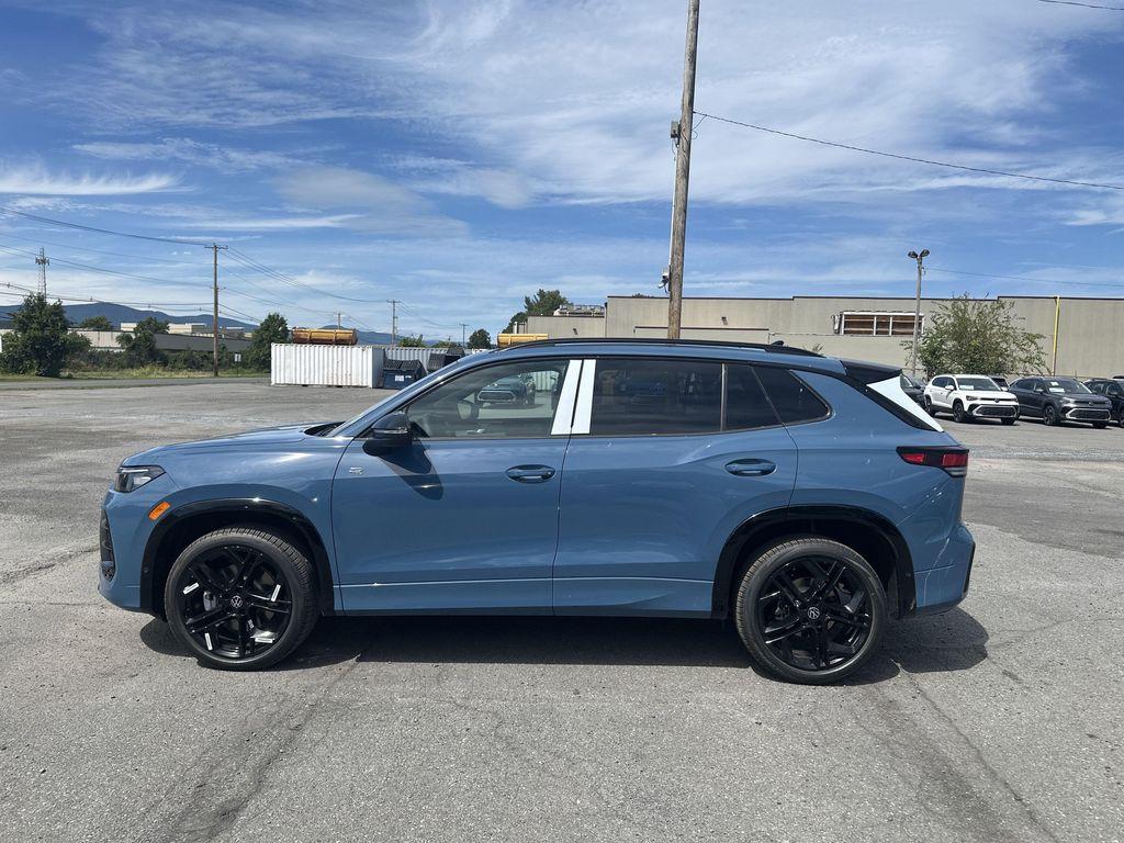 new 2025 Volkswagen Tiguan car, priced at $37,180