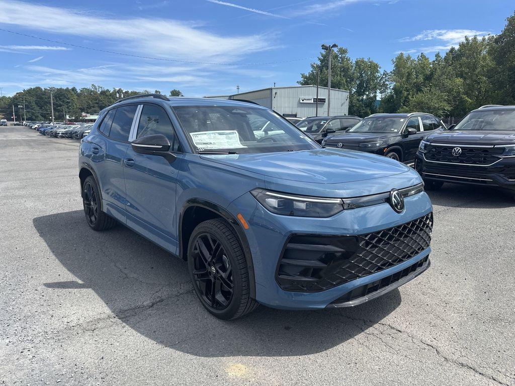 new 2025 Volkswagen Tiguan car, priced at $37,180