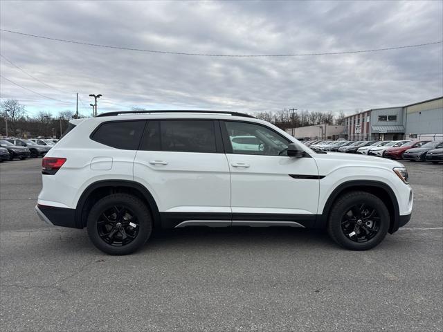 new 2025 Volkswagen Atlas car, priced at $46,451