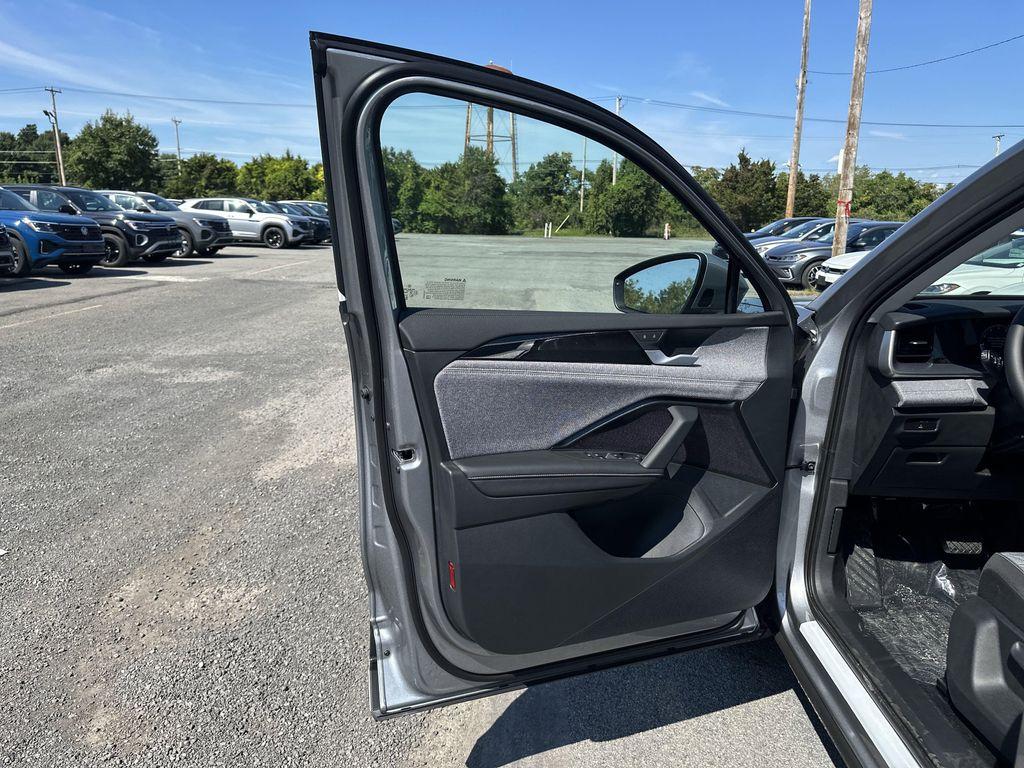 new 2025 Volkswagen Tiguan car, priced at $31,171