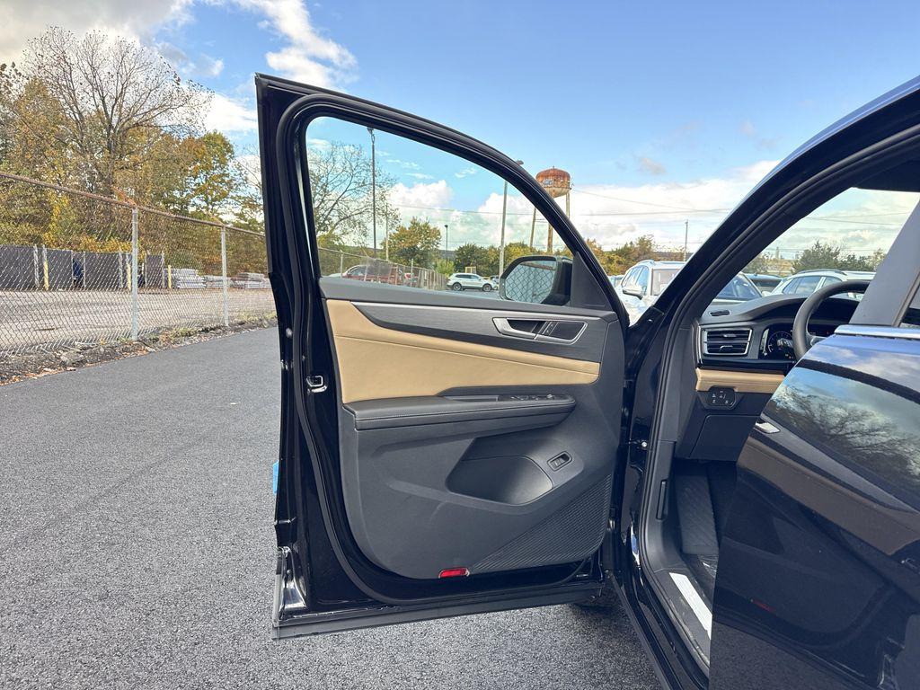 new 2026 Volkswagen Atlas Cross Sport car, priced at $46,533