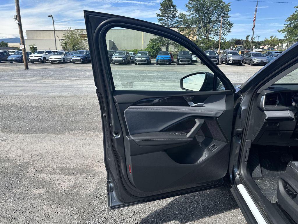 new 2025 Volkswagen Tiguan car, priced at $34,871