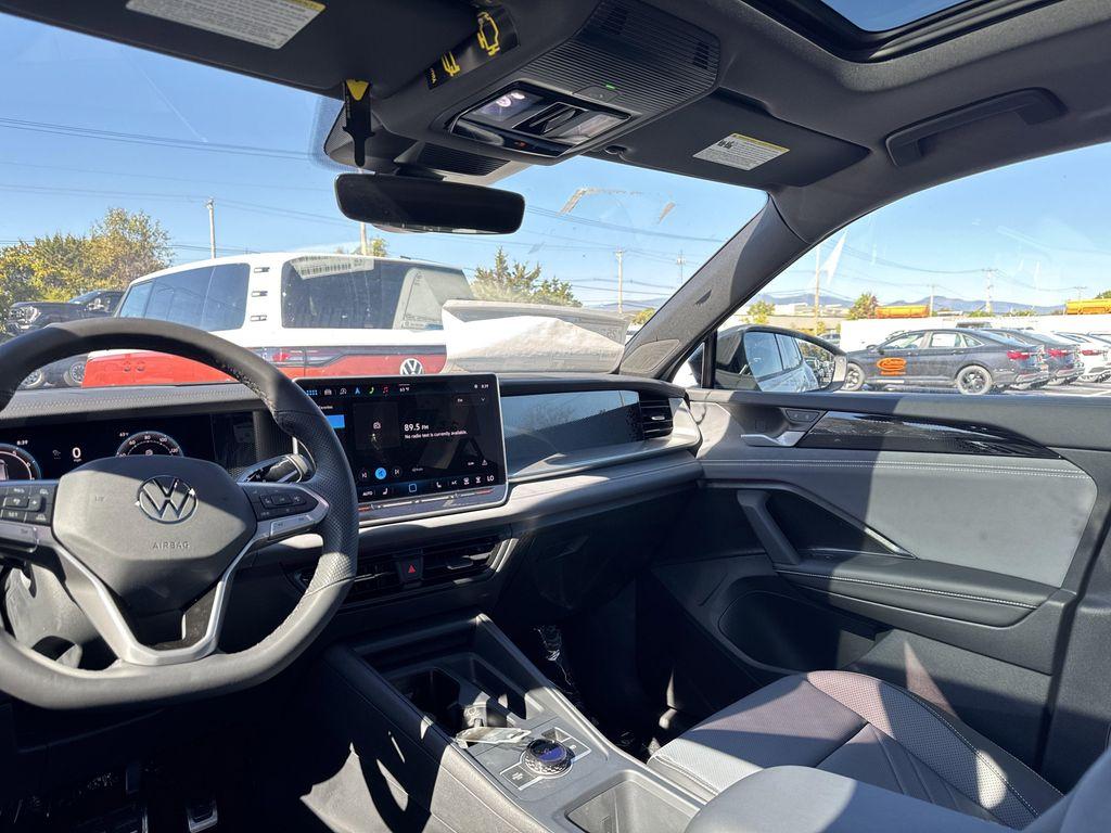 new 2025 Volkswagen Tiguan car, priced at $37,286