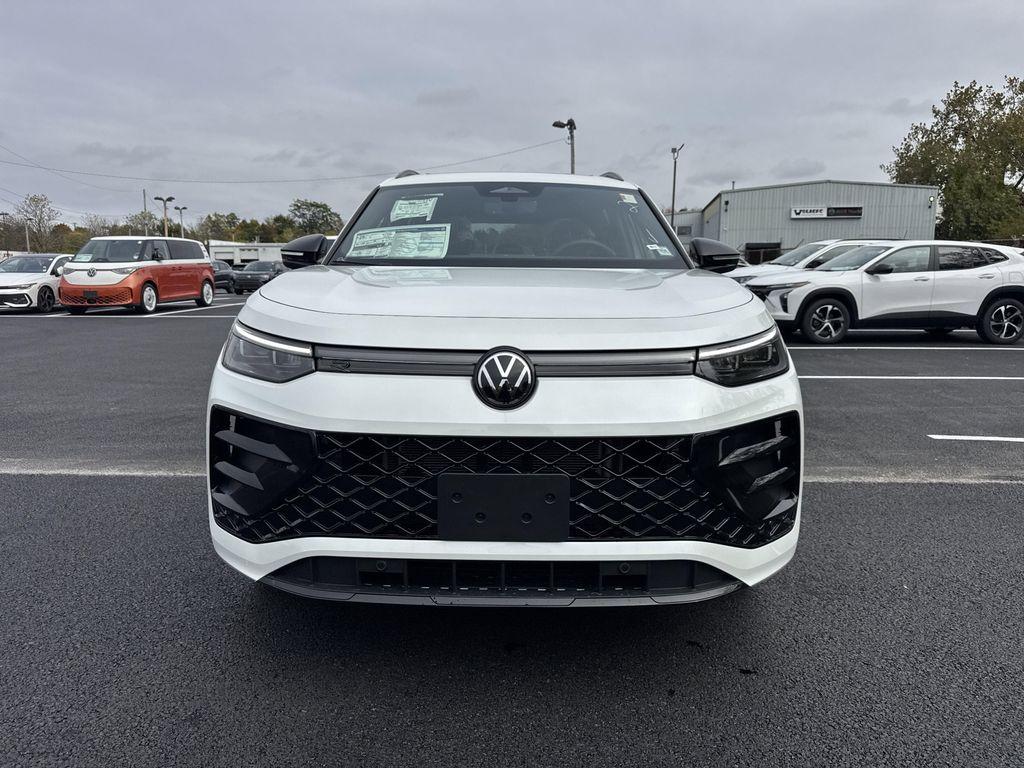 new 2025 Volkswagen Tiguan car, priced at $37,702
