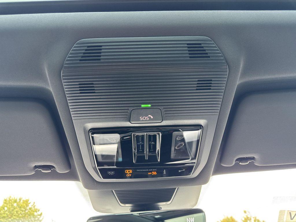 new 2025 Volkswagen Tiguan car, priced at $37,702