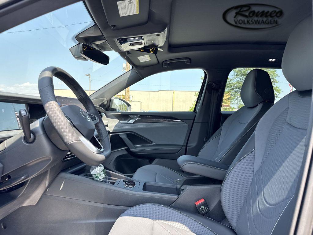 new 2025 Volkswagen Tiguan car, priced at $37,692