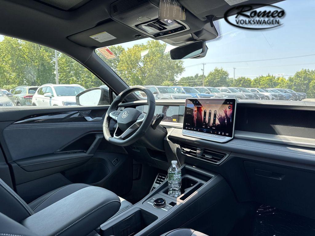 new 2025 Volkswagen Tiguan car, priced at $37,692
