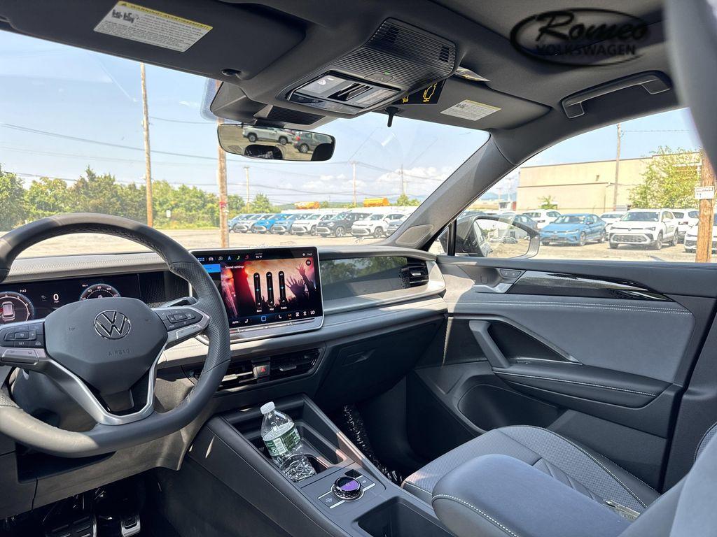 new 2025 Volkswagen Tiguan car, priced at $37,692