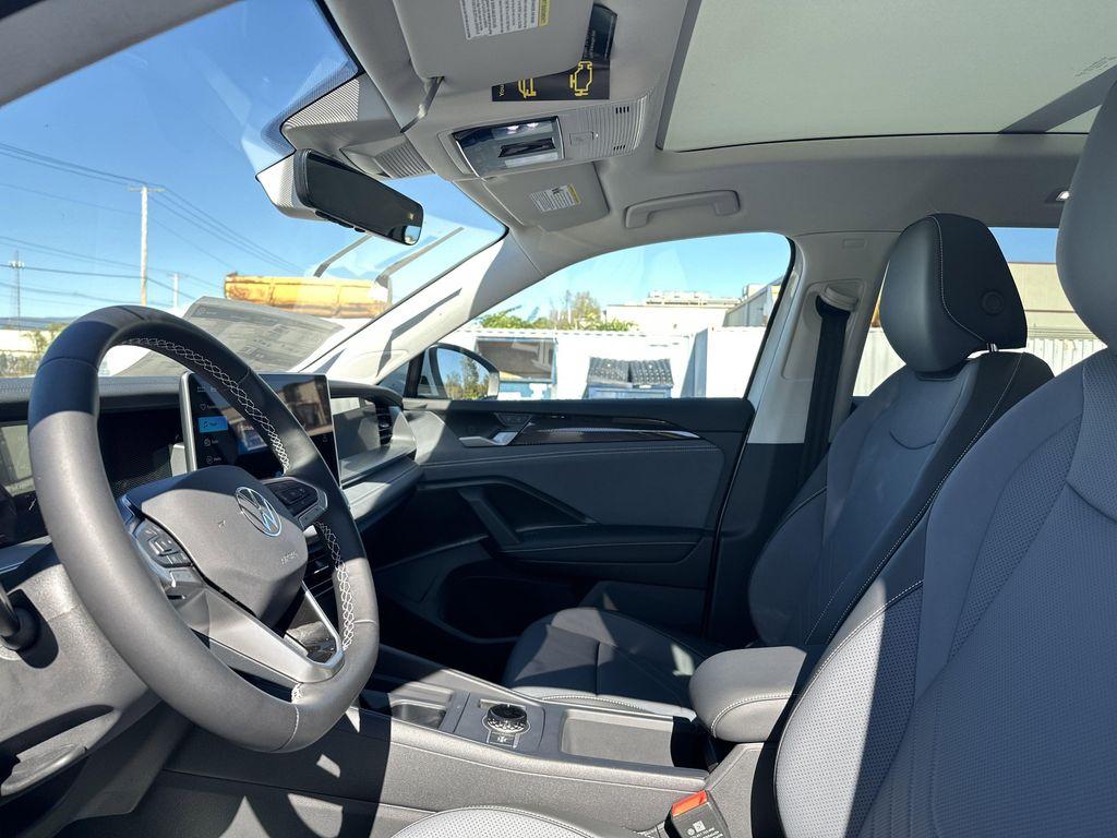 new 2025 Volkswagen Tiguan car, priced at $35,287