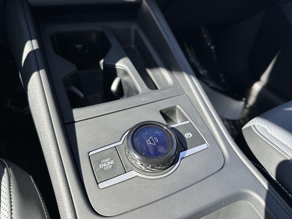 new 2025 Volkswagen Tiguan car, priced at $35,287