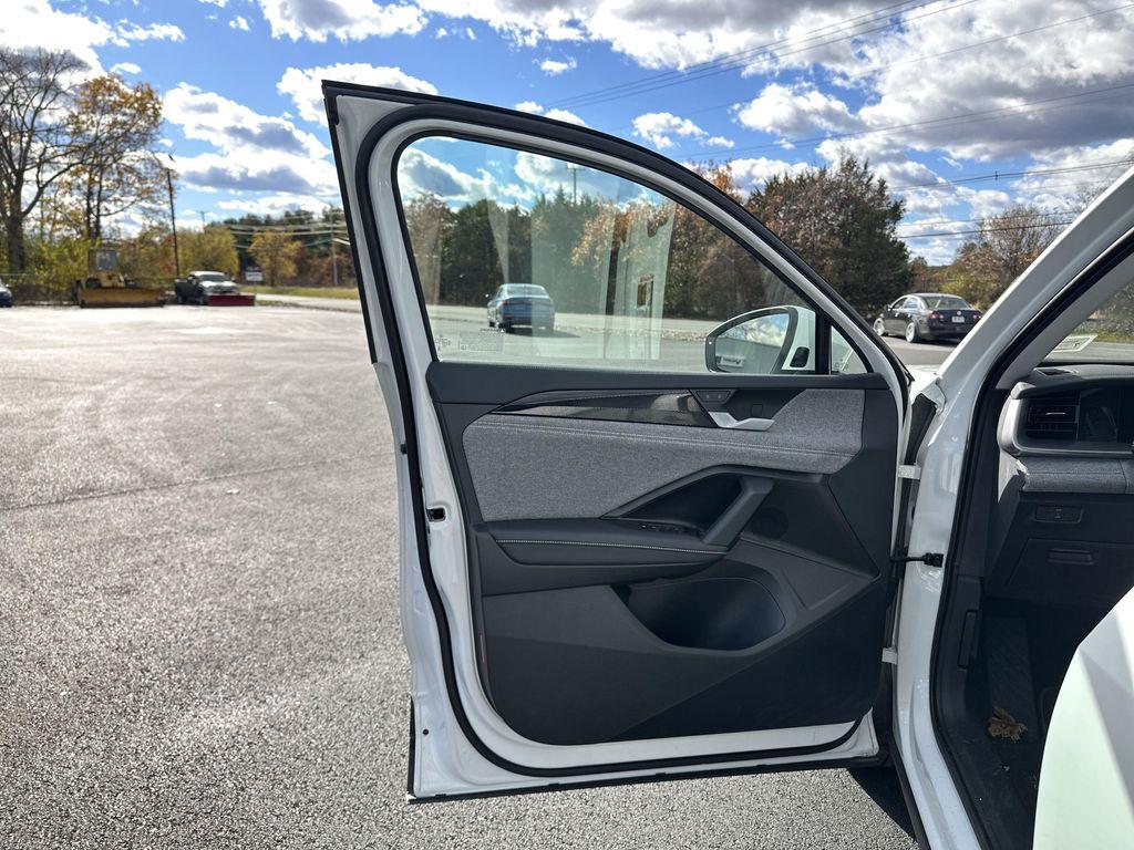 used 2025 Volkswagen Tiguan car, priced at $28,695