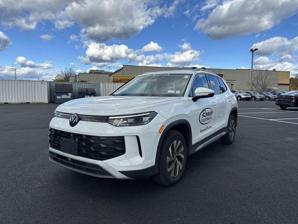 used 2025 Volkswagen Tiguan car, priced at $28,695