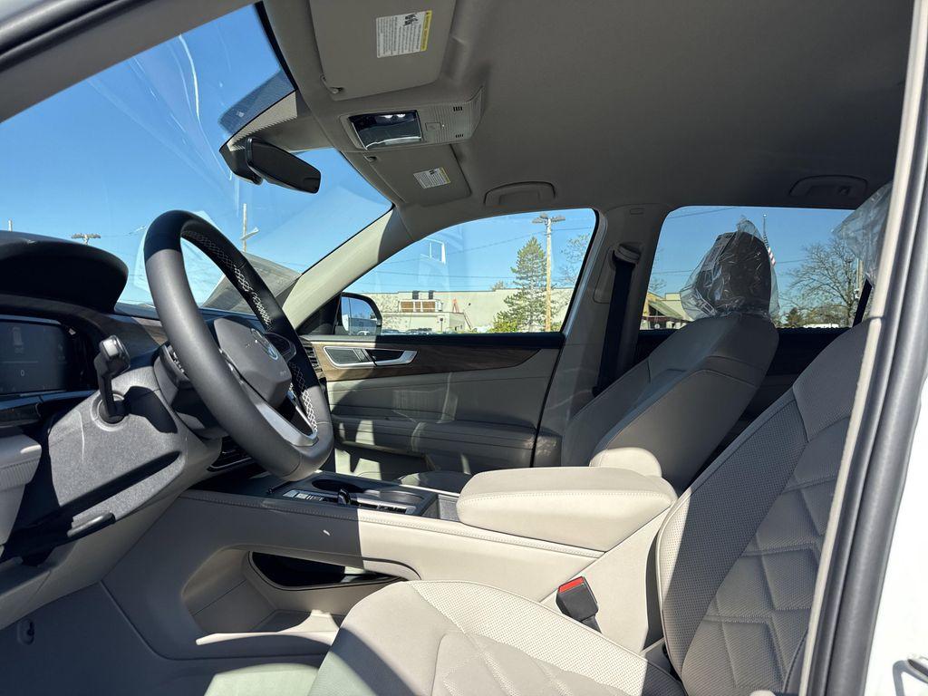 new 2026 Volkswagen Atlas car, priced at $40,284