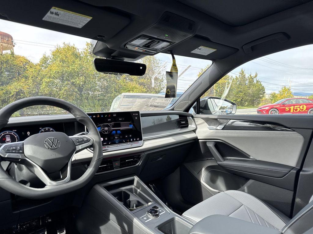 new 2025 Volkswagen Tiguan car, priced at $37,247
