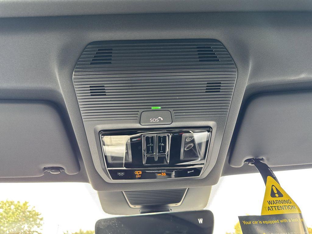 new 2025 Volkswagen Tiguan car, priced at $37,247