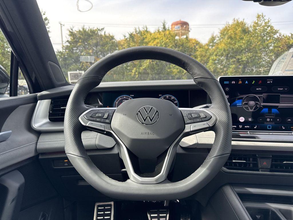new 2025 Volkswagen Tiguan car, priced at $37,247
