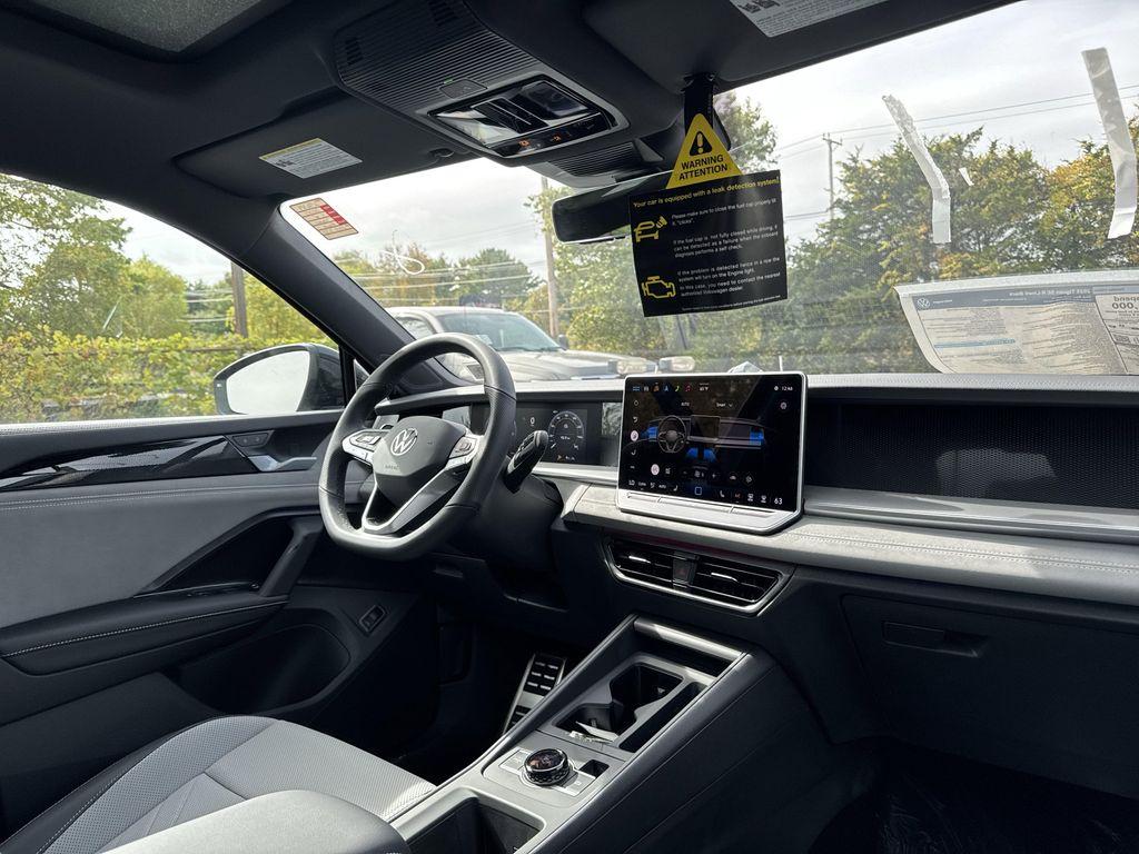 new 2025 Volkswagen Tiguan car, priced at $37,247