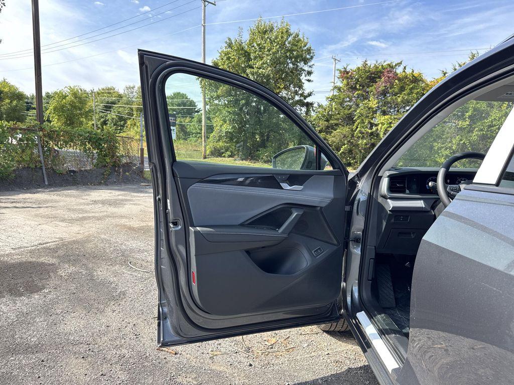 new 2025 Volkswagen Tiguan car, priced at $36,030