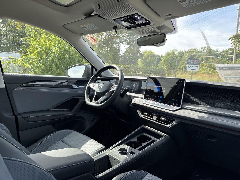 new 2025 Volkswagen Tiguan car, priced at $36,030