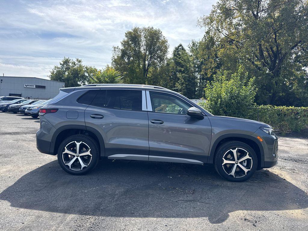 new 2025 Volkswagen Tiguan car, priced at $36,030