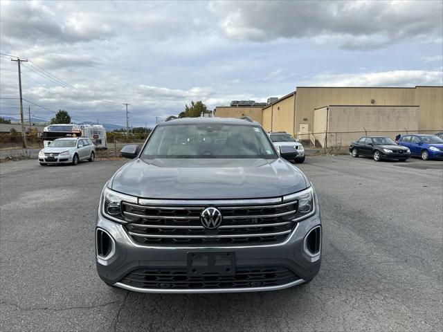 new 2024 Volkswagen Atlas car, priced at $42,678