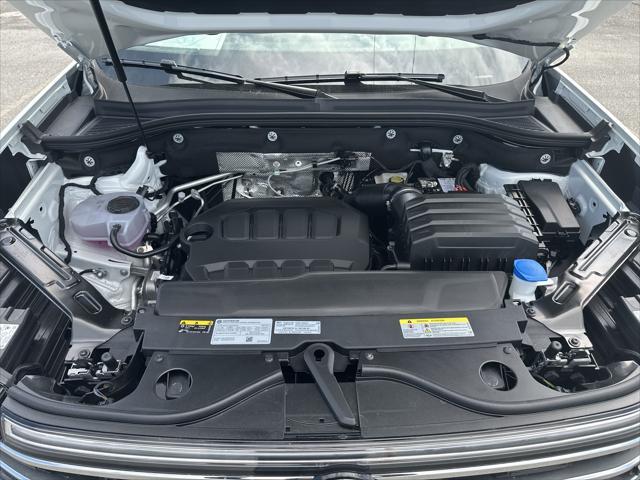 new 2025 Volkswagen Atlas car, priced at $45,622