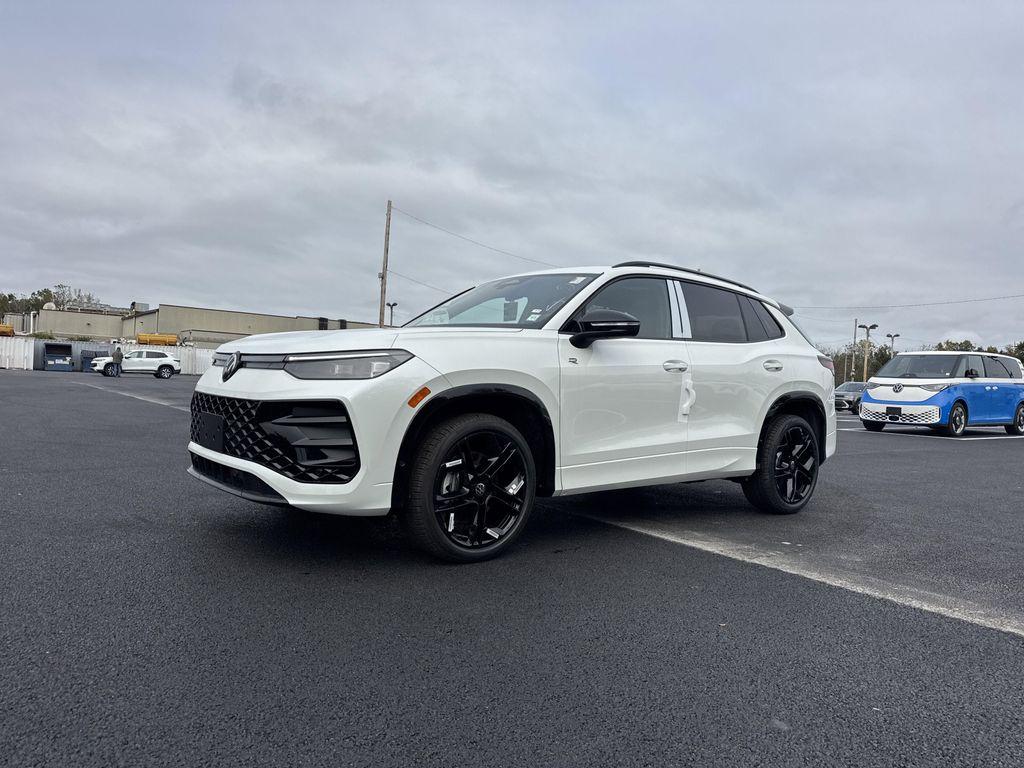 new 2025 Volkswagen Tiguan car, priced at $37,702